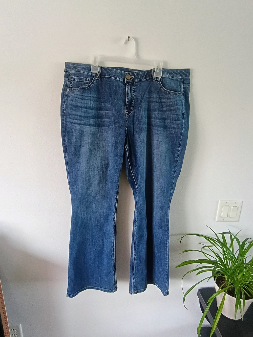 Lane Bryant 22 Regular Medium Wash Stretch Bootcut Jeans Women's Plus Size 22R